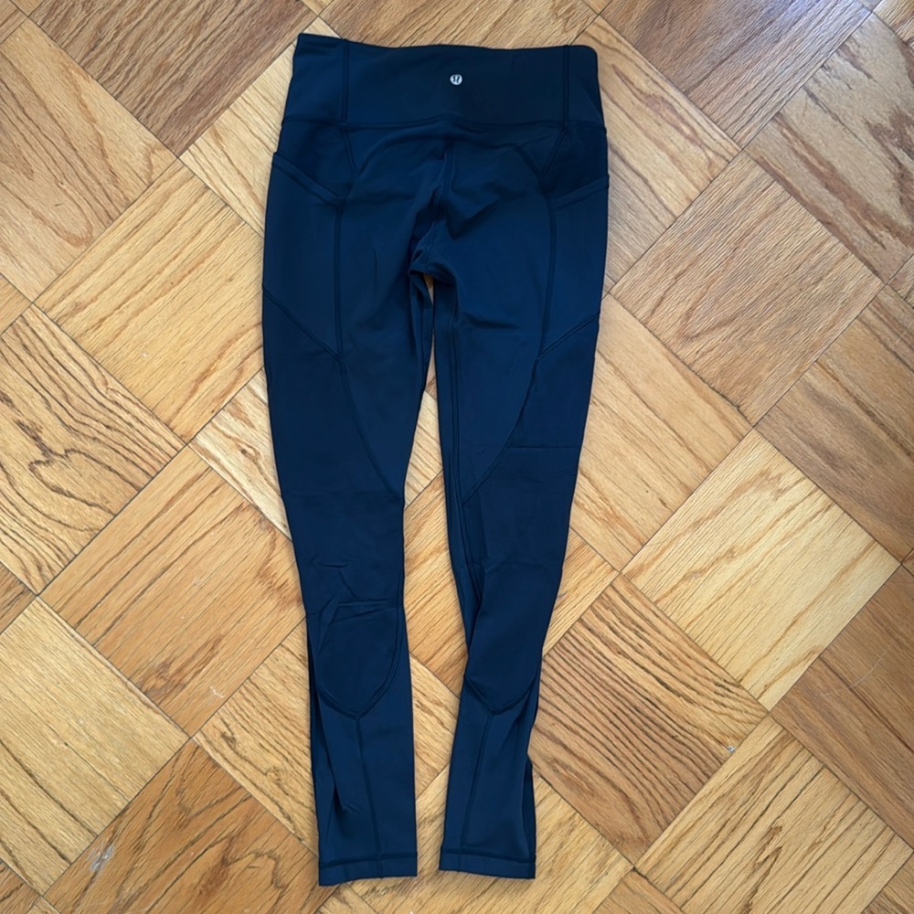 Lululemon Navy Leggings with Pockets and Stitching Detail Women’s 8